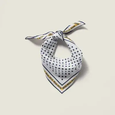 Pañoleta Miu Miu