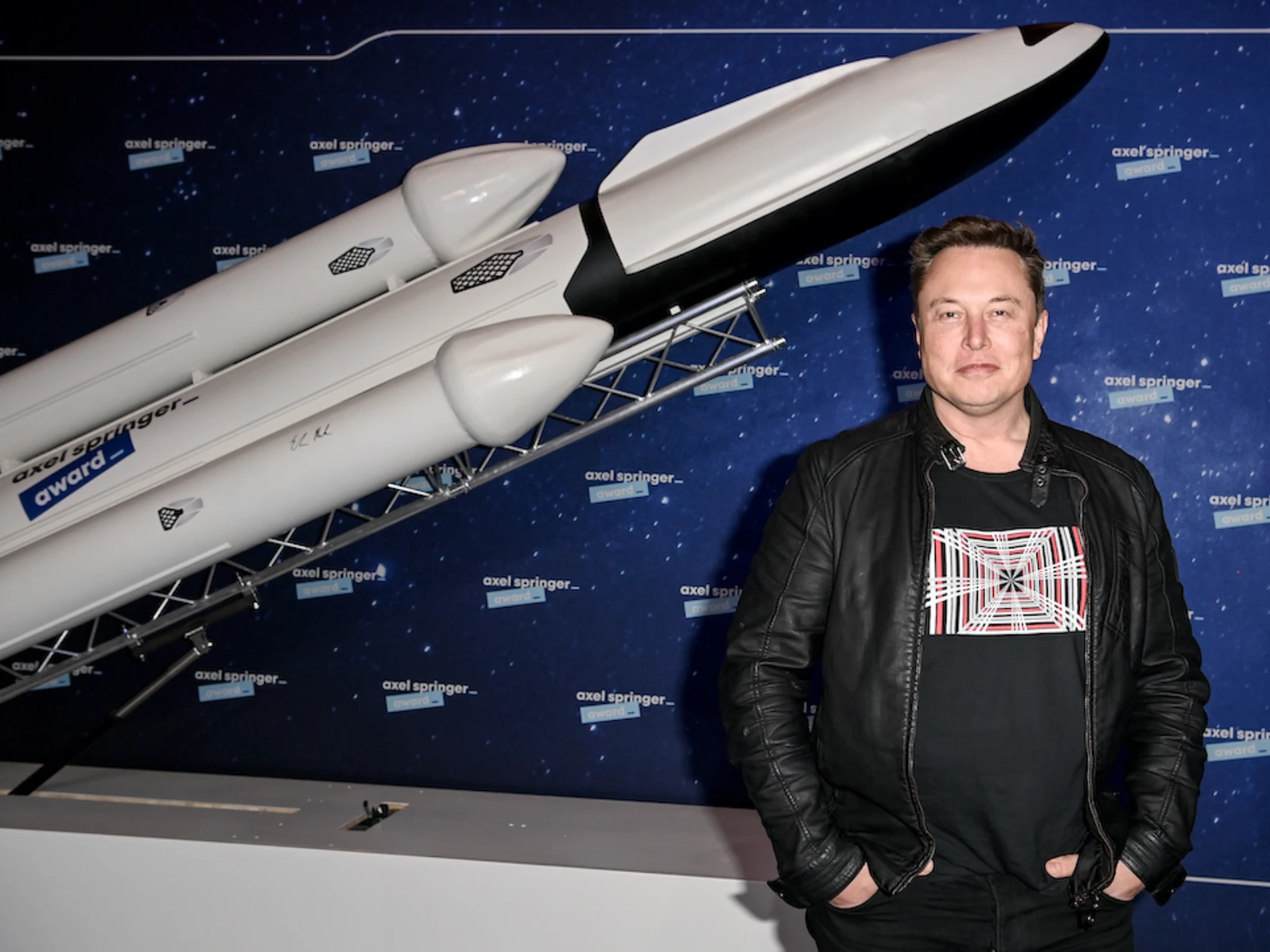 Musk promete una acción de SpaceX por niño y abre debate en Estados Unidos