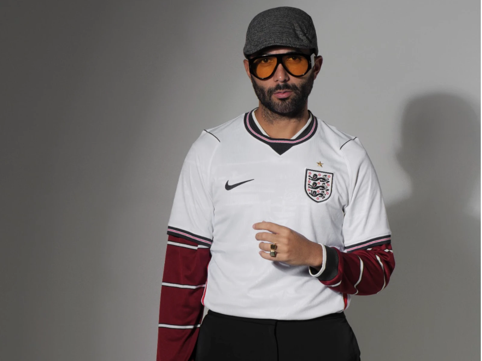 Inglaterra recupera su camiseta blanca con un homenaje dorado a 1966